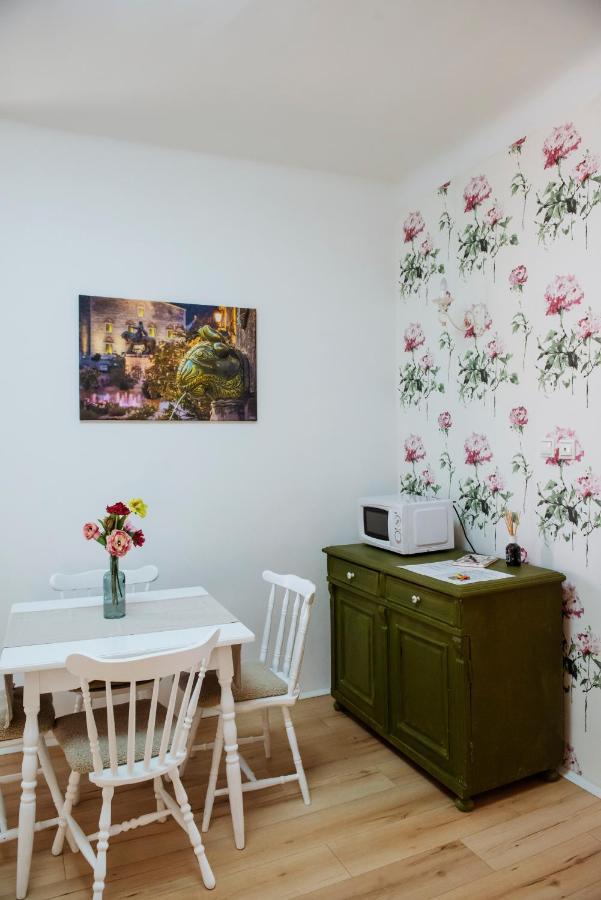 Heart Of Pecs Apartman Free Parking Exterior photo