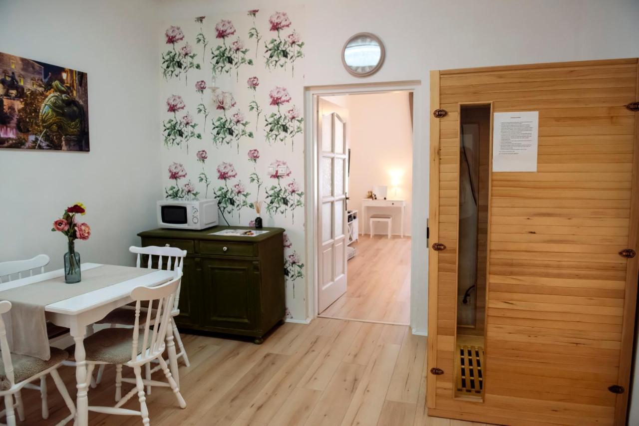 Heart Of Pecs Apartman Free Parking Exterior photo
